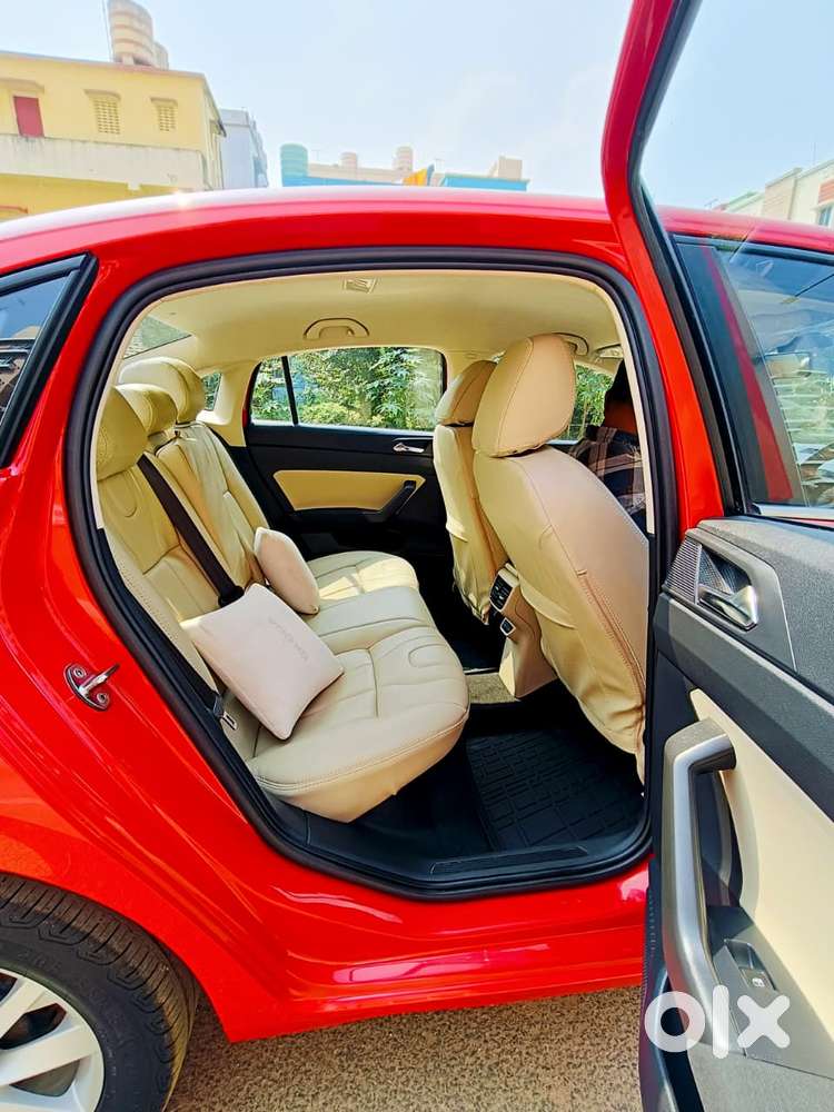 Skoda Slavia Ambition 1.0l Tsi At, 2022, Petrol