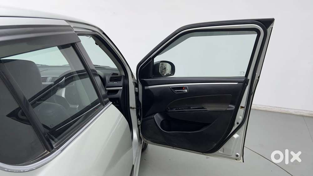 Maruti Suzuki Swift Vxi Optional, 2016, Petrol