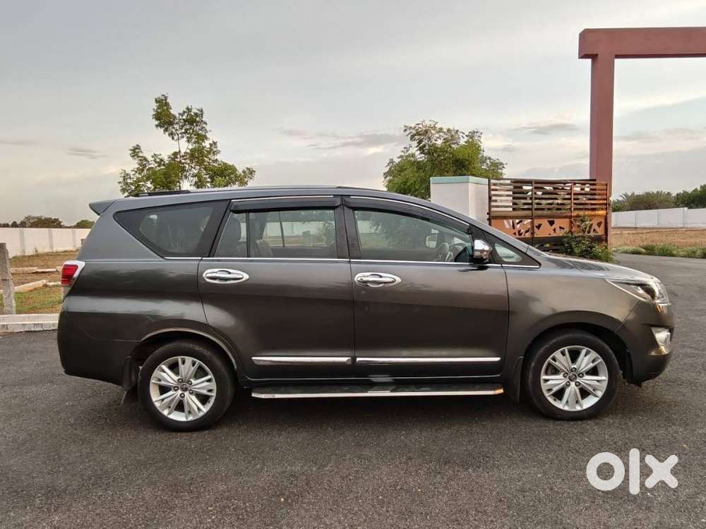 Toyota Innova Crysta 2.8 Zx At 7 Seater, 2017, Diesel