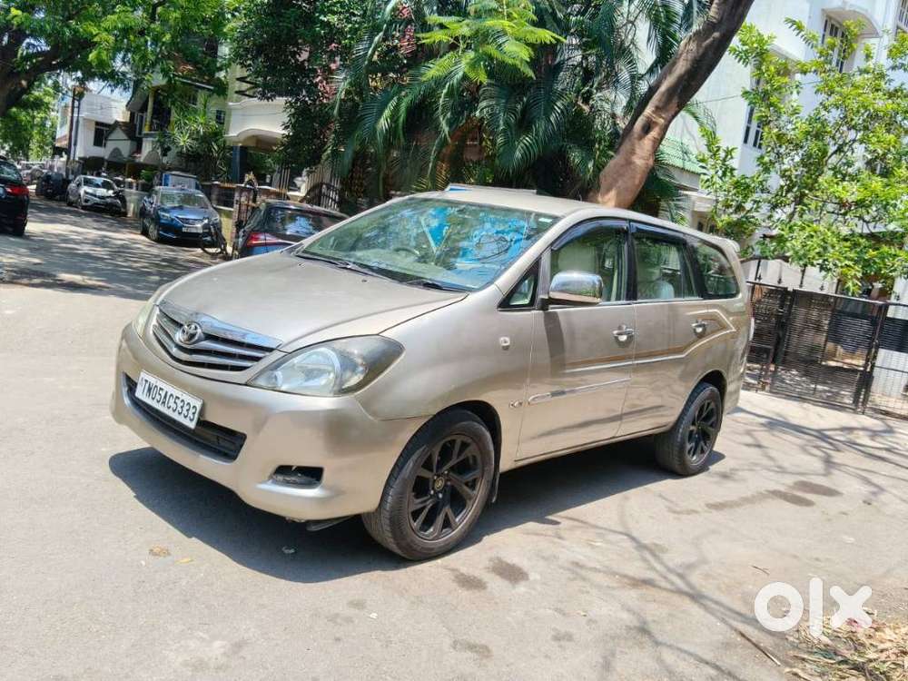 Toyota Innova 2004-2011 2.5 V Diesel 8-seater, 2010, Diesel