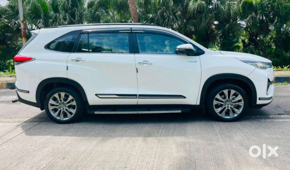 Toyota Innova Hycross 2.0 Zx Hybrid 7 Str, 2024, Petrol