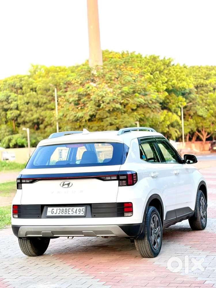 Hyundai Venue 1.2 S (o), 2023, Petrol