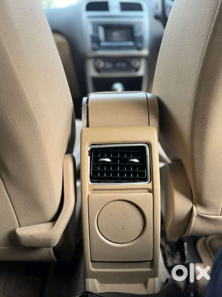 Volkswagen Vento 1.2 Tsi Highline Plus At, 2016, Petrol