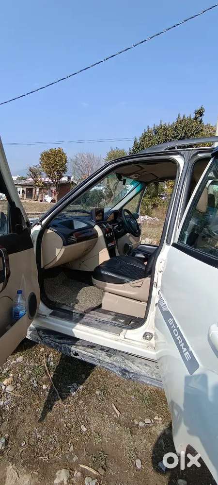 Tata Safari Storme 2014