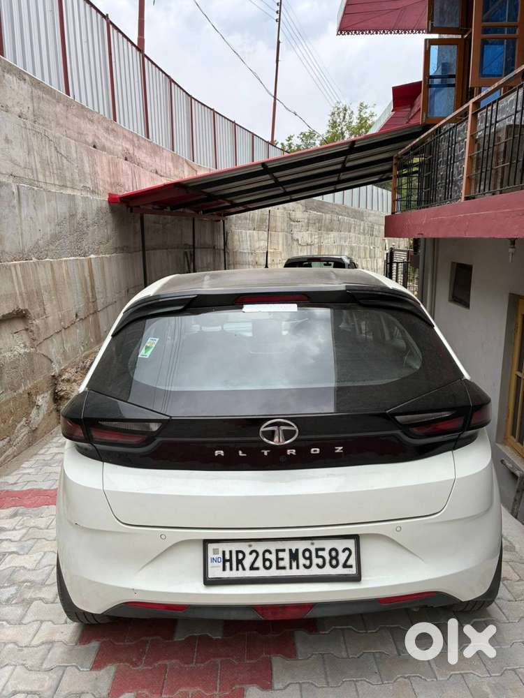 1st Owner And Complete Service Record