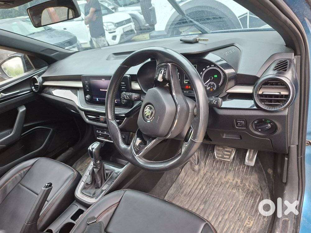 Skoda Slavia 1.0 Tsi Style At, 2022, Petrol