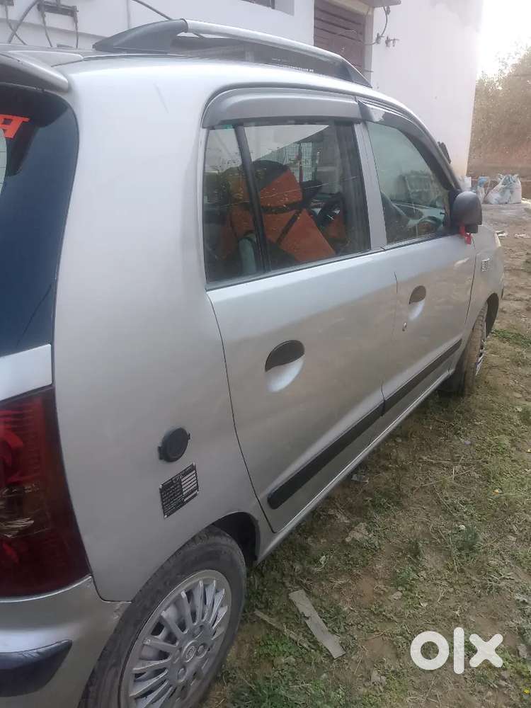 कंपनी फिटेड एलपीजी न्यू बैटरी टायर एलसीडी लगी हुई गुड कंडीशन।