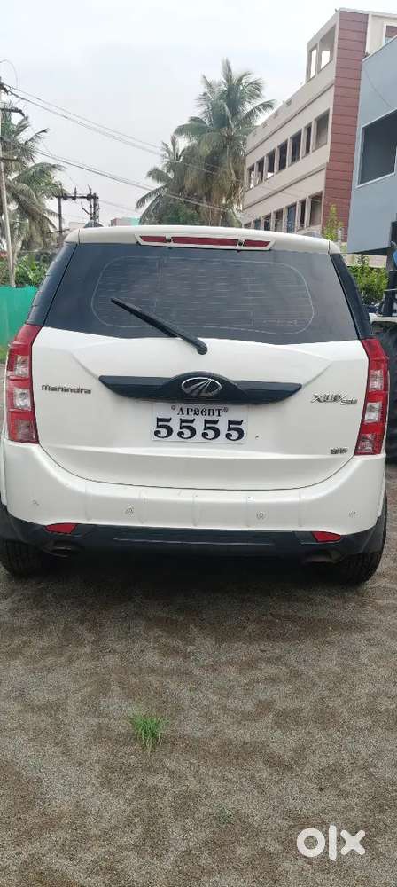 Mahindra Xuv500 2017 Diesel 180000 Km Driven