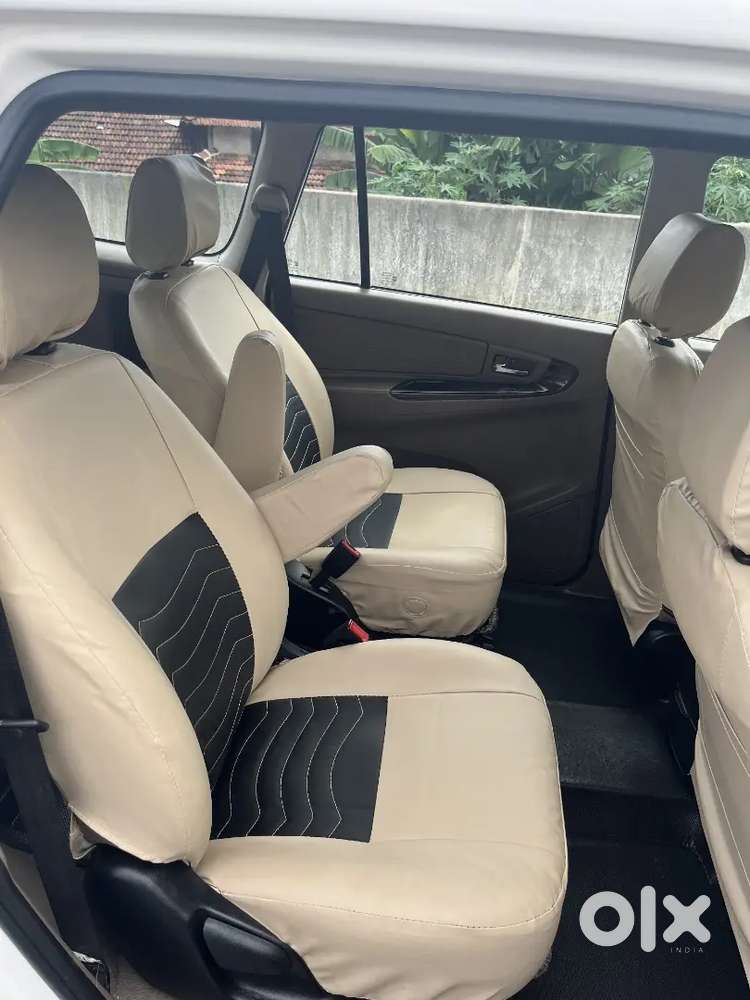 2015 Toyota Innova 2.5 V Intercooler ( Noc Rate)