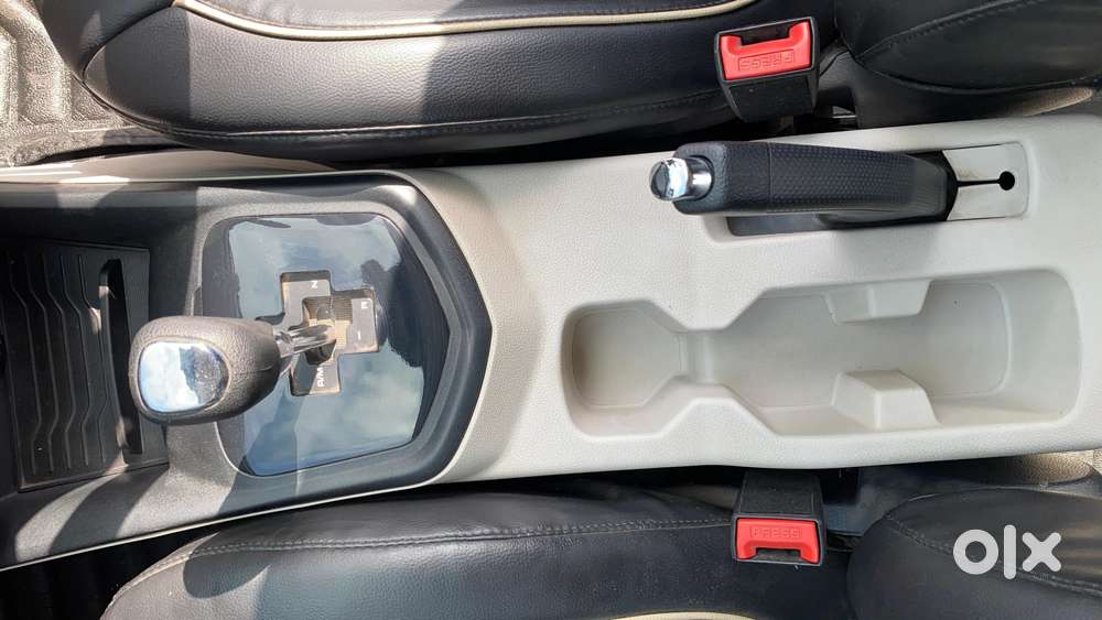 Mahindra Xuv300 1.2 W6 Amt Petrol, 2021, Petrol
