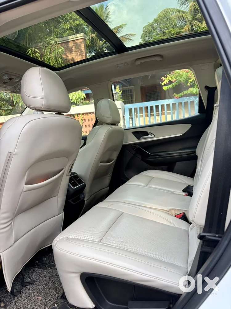 Mahindra Xuv700 2.2 Ax 7 Diesel At Str, 2022, Diesel