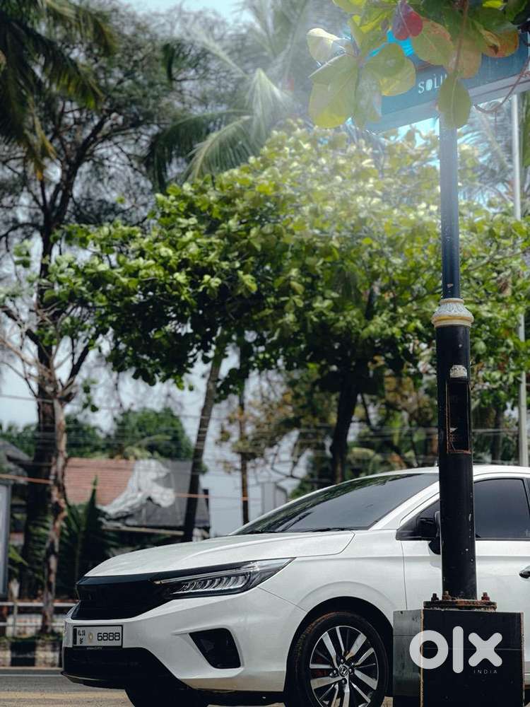 Well Maintained Vehicle  Showroom Service Only Insurance 1 Year