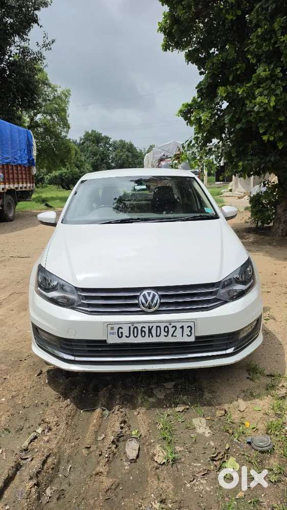 Volkswagen Vento Highline 2016