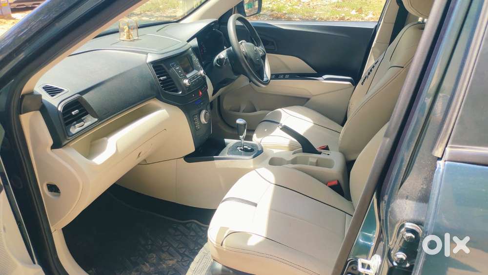 Mahindra Xuv300 W6 Amt Diesel, 2022, Diesel