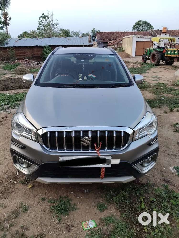 Maruti Suzuki S-cross Top Model Silver Coler Pussbutten Start Allohill