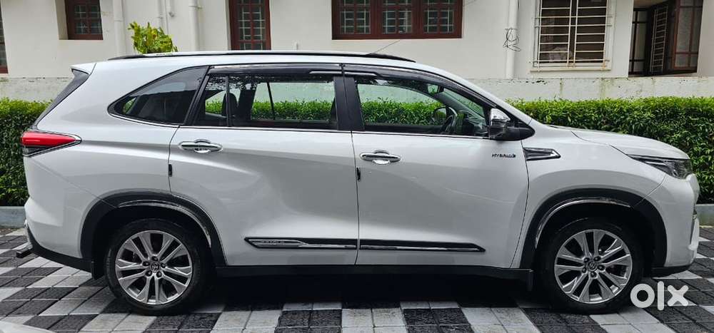 Toyota Innova Hycross 2024 Petrol Automatic