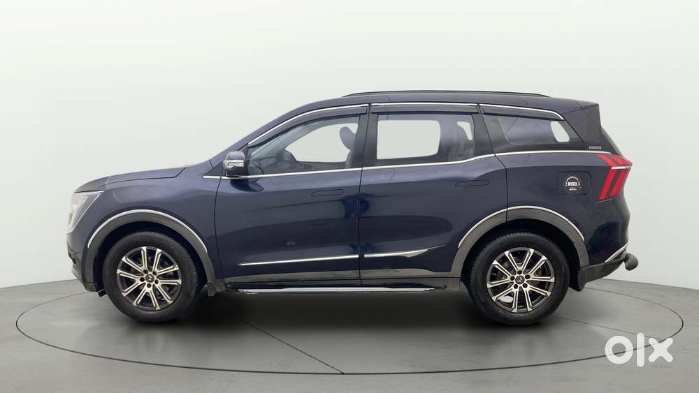 Mahindra Xuv700 2.0 Ax 3 Petrol At 5 Str, 2023, Diesel