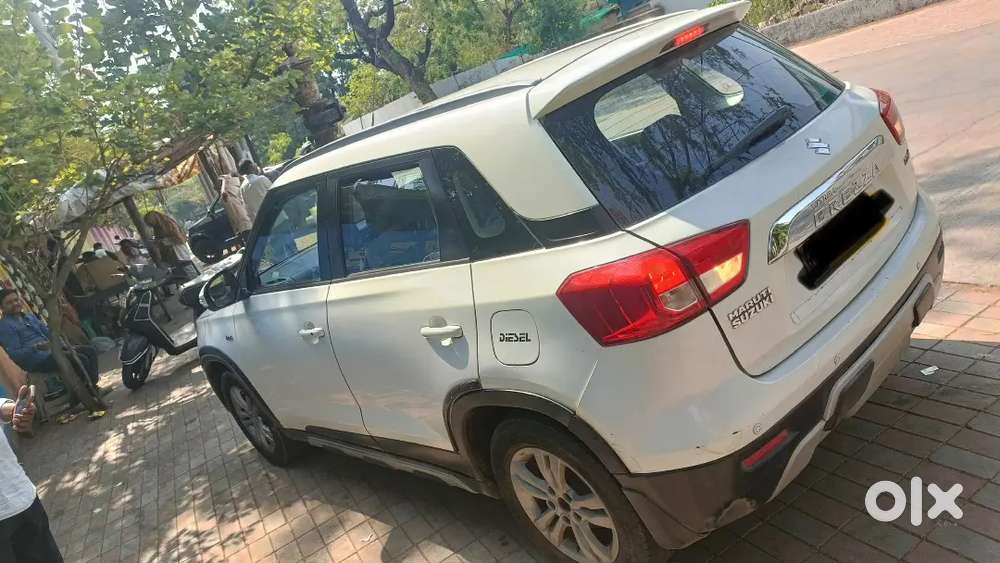 Maruti Suzuki Brezza 2017 Diesel 100000 Km Driven