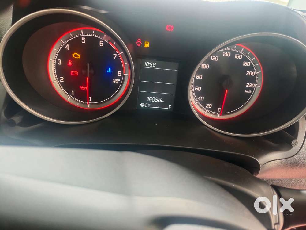 Maruti Suzuki Swift Vxi + Manual, 2022, Petrol
