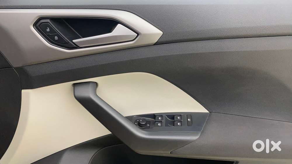 Volkswagen Taigun 1.0 Tsi Highline At, 2022, Petrol