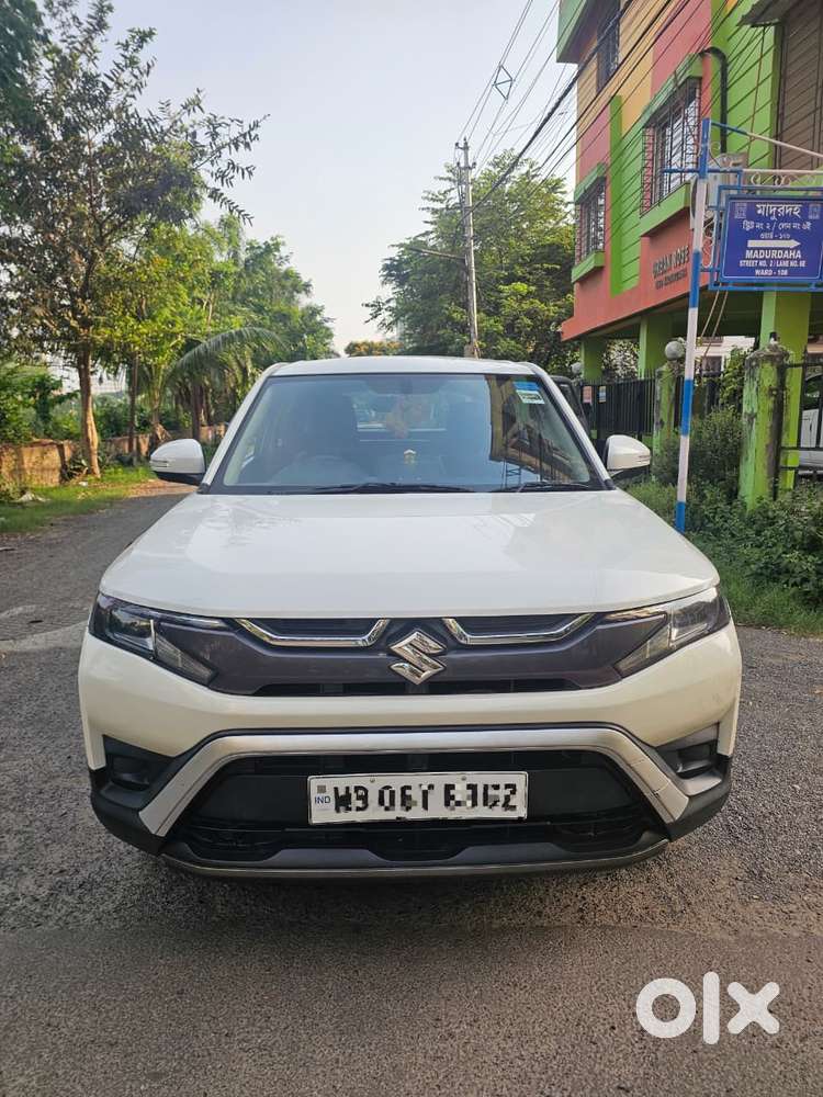 Maruti Suzuki Brezza 1.5 Lxi Smart Hybrid, 2023, Petrol