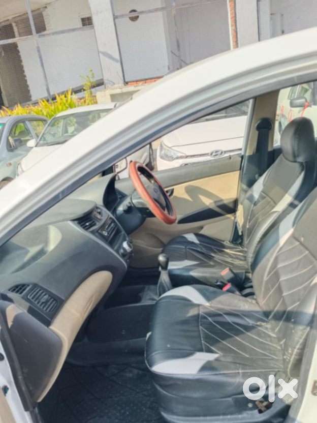 Hyundai Eon Era +, 2017, Petrol