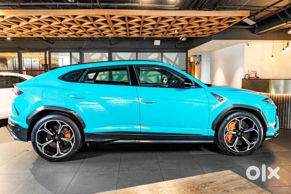 Lamborghini Urus V8, 2021, Petrol