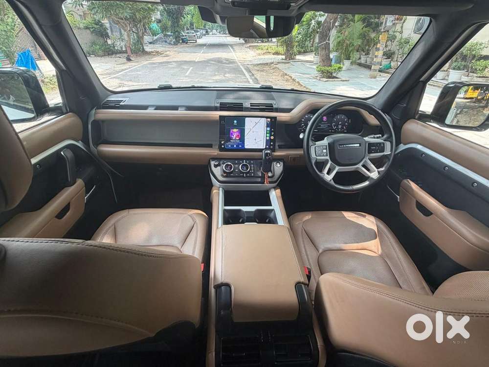 Land Rover Defender 2025