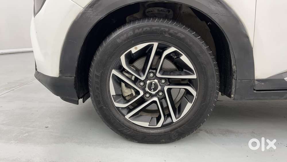 Kia Carens 1.4 Luxury 7 Str, 2022, Petrol