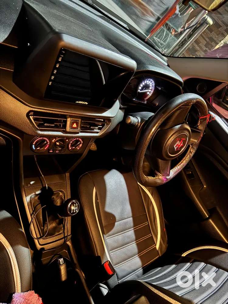 Maruti Suzuki Brezza Lxi A One Condition On Record Service By Showroom