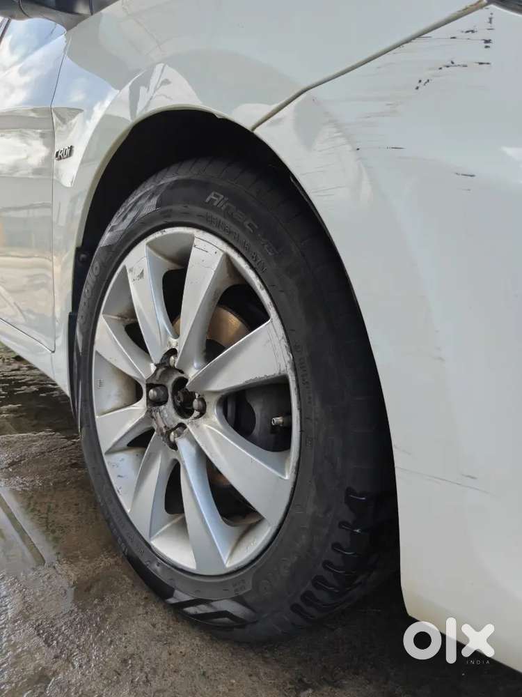 Hyundai Verna 1.6 Sx Fluidic Diesel Crdi 2012 Variant