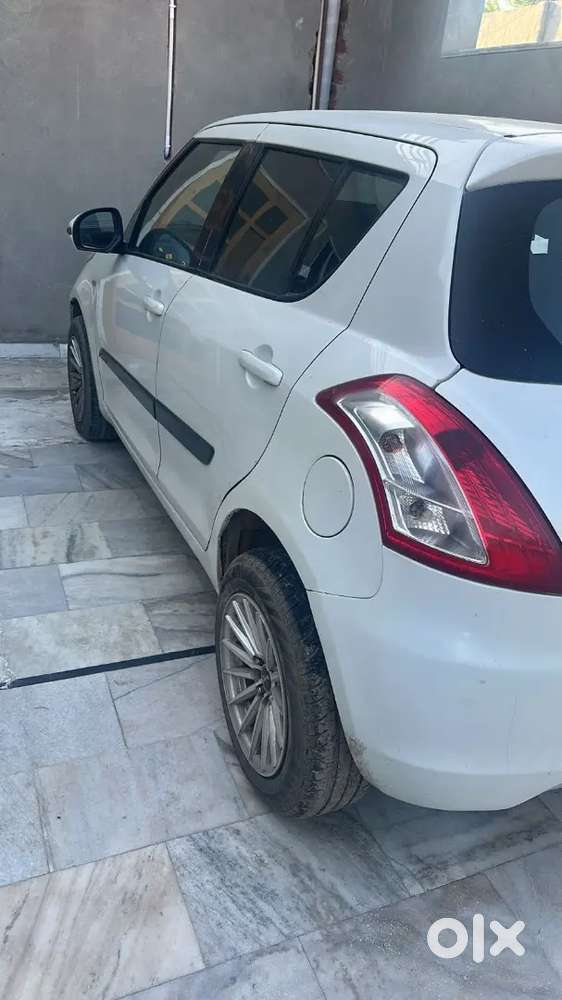Maruti Suzuki Swift 2013 Diesel 106800 Km Driven