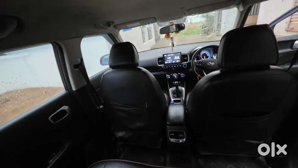 Hyundai Venue 2022 Petrol Well Maintained