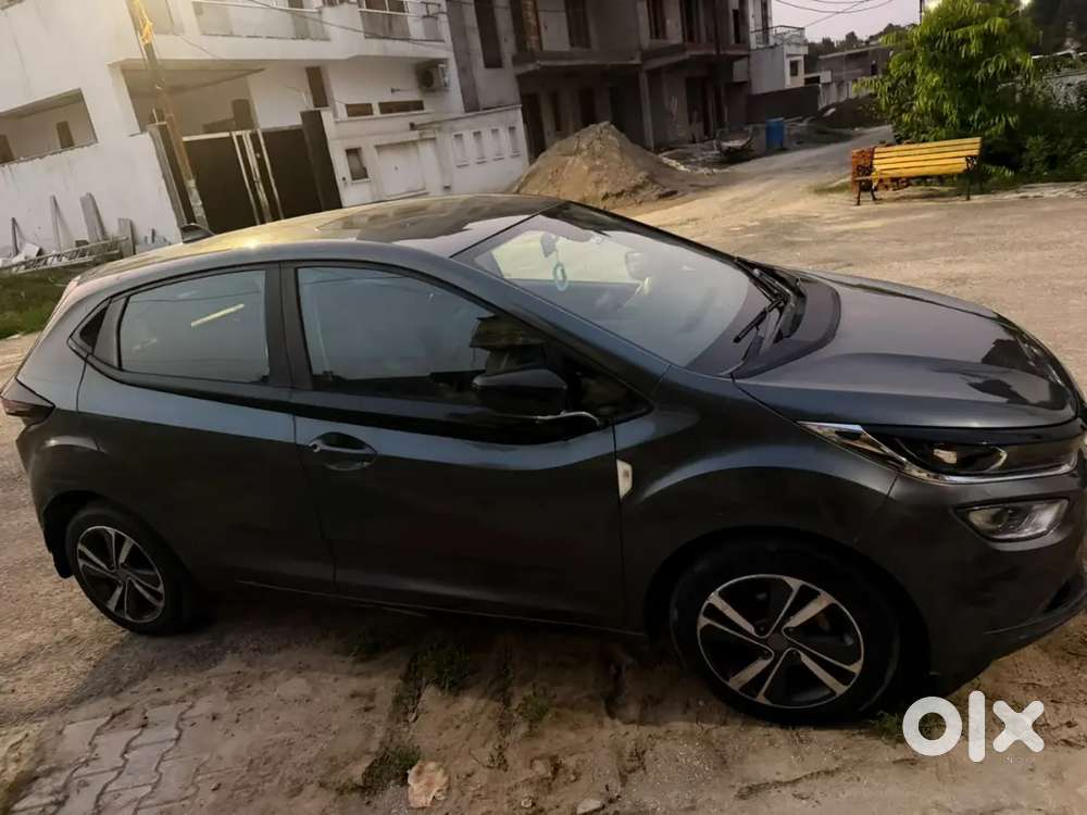 Tata Altroz Xz+ (o)(s) Icng Top Model  Sunroof  May 2024