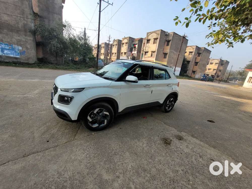 Hyundai Venue 2019 Petrol 66000 Km Driven