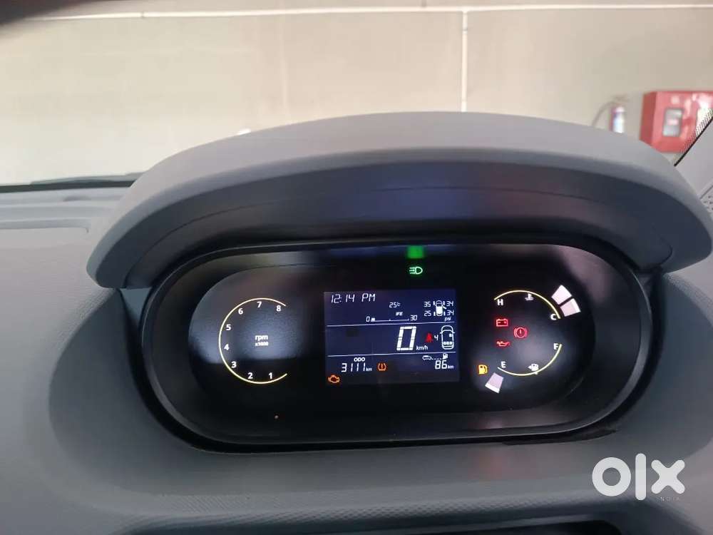Tata Tiago 1.2 Revotron Petrol 2025