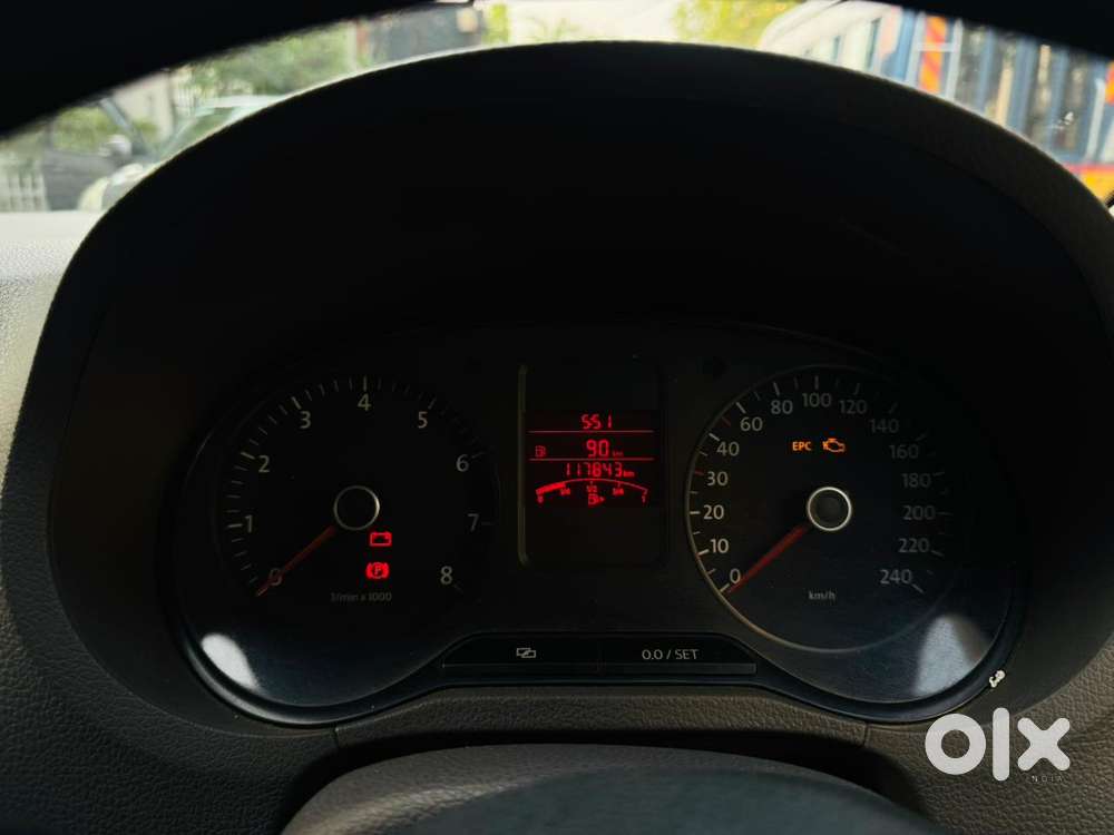 Volkswagen Vento 2010-2013 Petrol Highline, 2012, Petrol