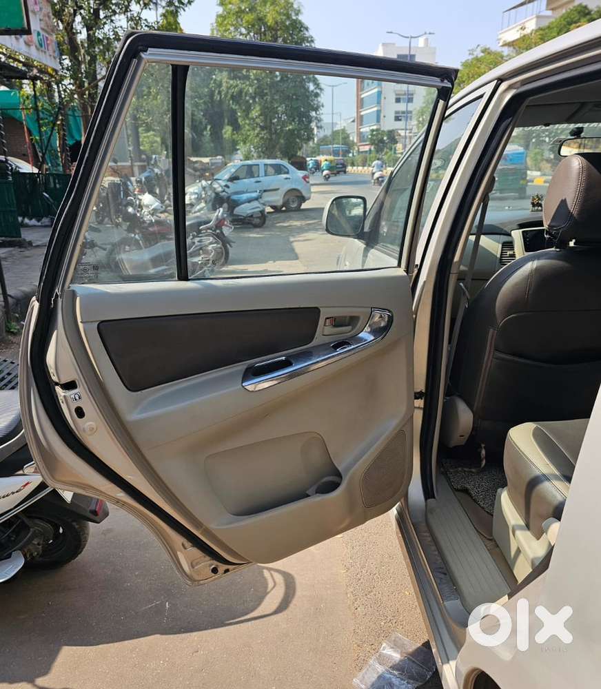 Toyota Innova 2014 Diesel Well Maintained