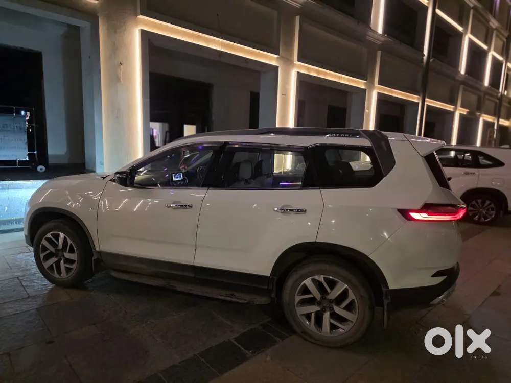 Tata Safari 2021