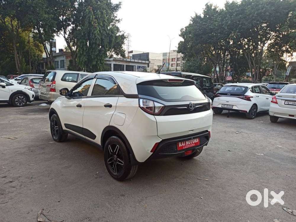 Tata Nexon 1.5 Revotorq Xm (s), 2018, Diesel
