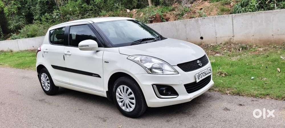 Maruti Suzuki Swift Vxi Abs Bsiv, 2015, Petrol