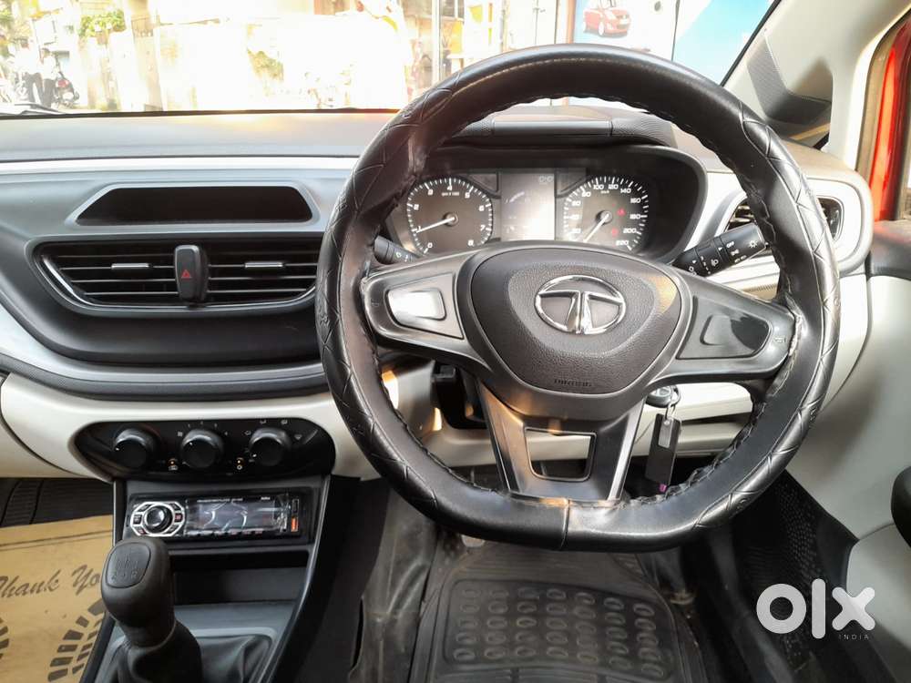 Tata Altroz 1.2 Xe, 2022, Petrol