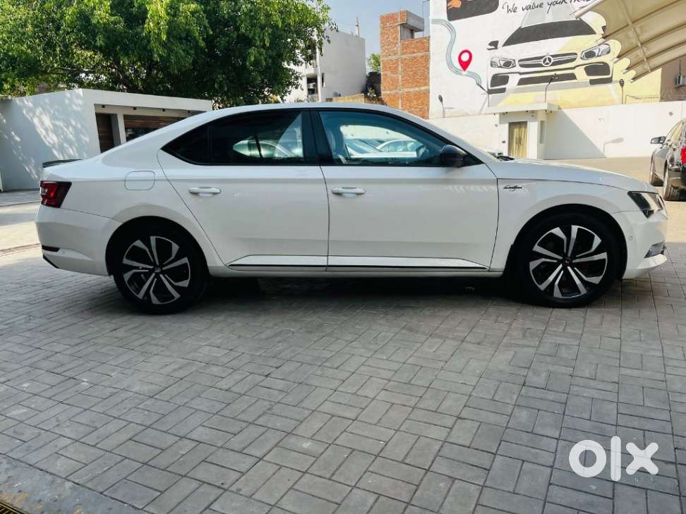 Skoda Superb Style 1.8 Tsi At, 2018, Petrol