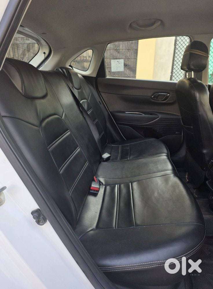 Hyundai I20 1.4 Asta (o) At With Sunroof, 2021, Petrol