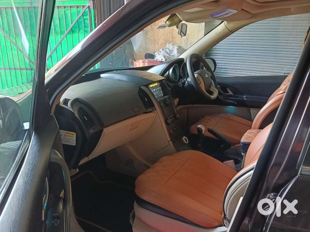 Mahindra Xuv500 W10
