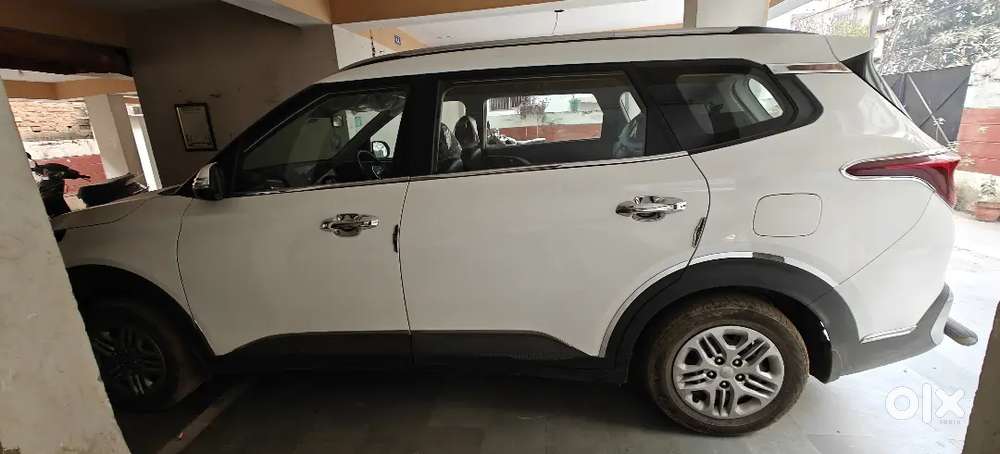 Kia Carens 2023 Cng & Hybrids Well Maintained