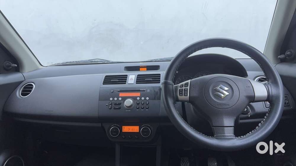 Maruti Suzuki Swift 2004-2010 Zxi Bsiv, 2011, Petrol