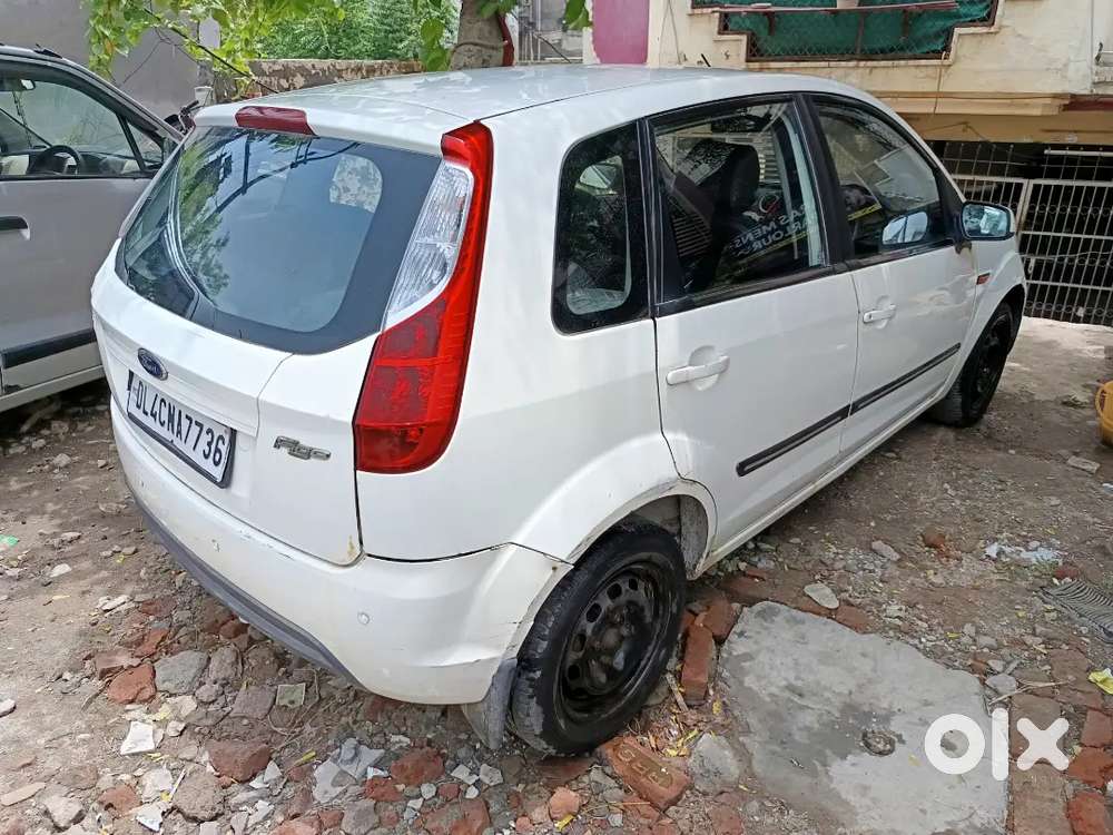 Ford Figo Base Mt 2012