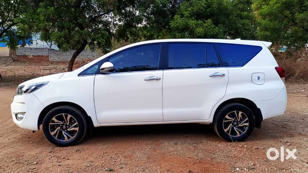Toyota Innova Crysta, 2023