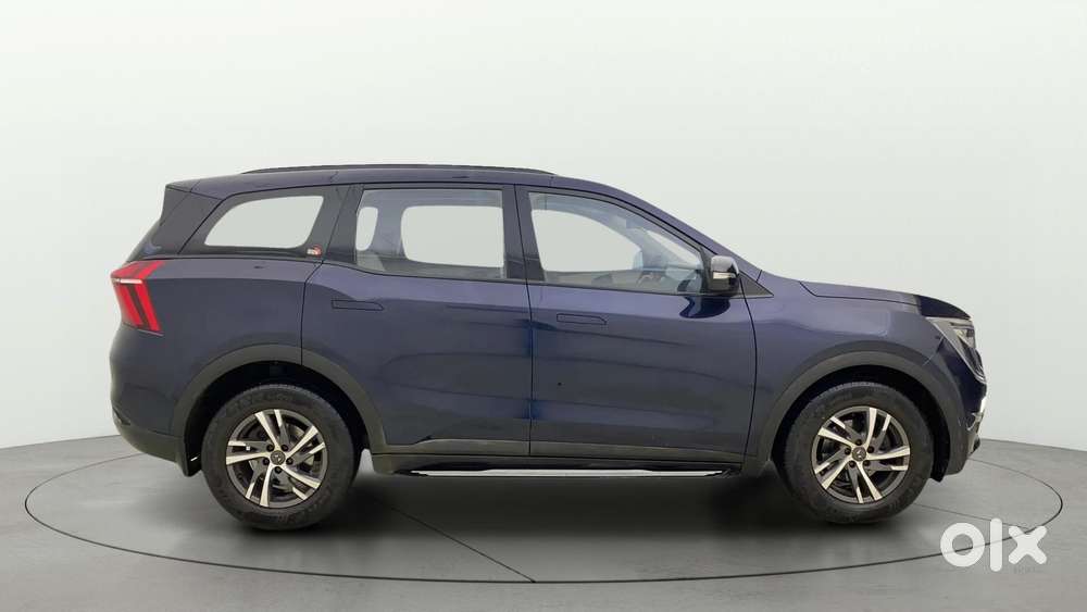 Mahindra Xuv700 2.0 Ax 5 Petrol At Str, 2022, Petrol